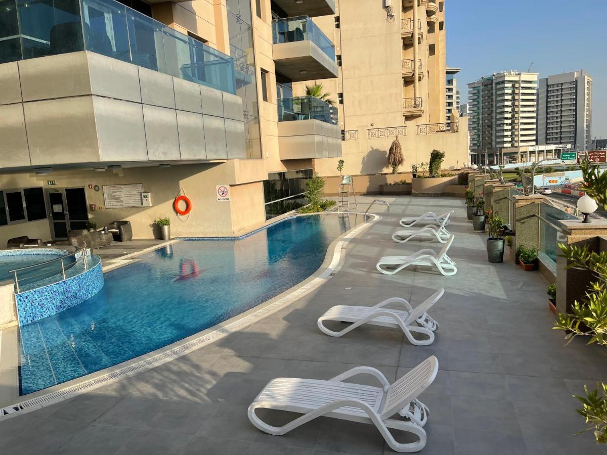 Tulip Creek Hotel apartamentos Dubái Exterior foto